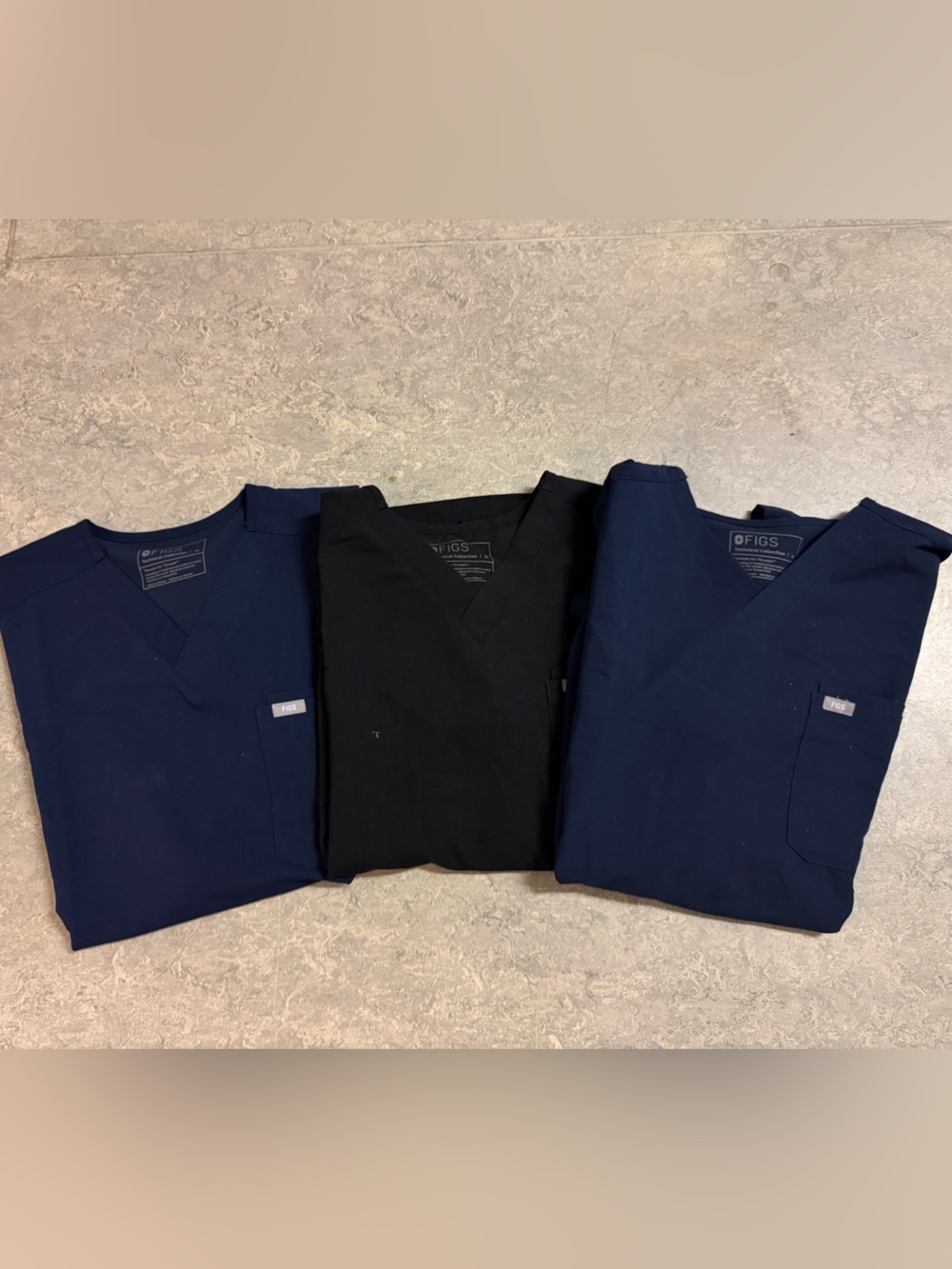 (3) Figs V-Neck Scrub Tops in Navy and Black Medium